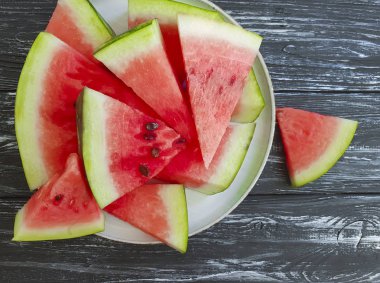 karpuz parça, plaka siyah ahşap zemin