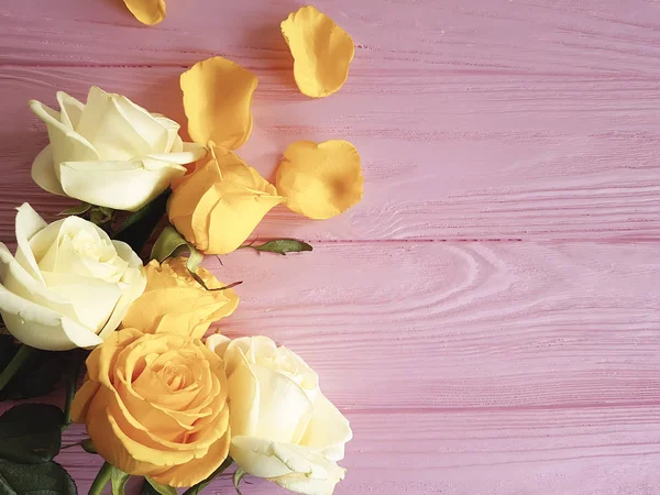 Жовта Троянда Рожевому Дерев Яному Фоні Рамка — стокове фото