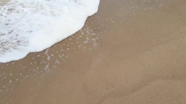 deniz kıyısında dalga sahne