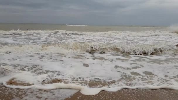 海岸边波浪 慢的行动 — 图库视频影像