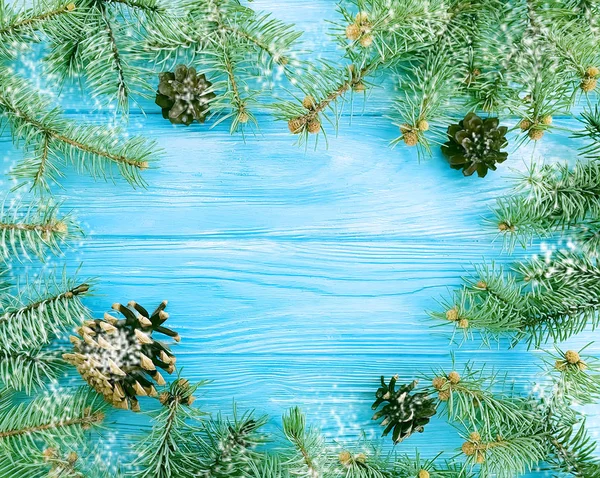 Boże Narodzenie Drzewo Gałąź Niebieskim Tle Drewniane Ramki — Zdjęcie stockowe