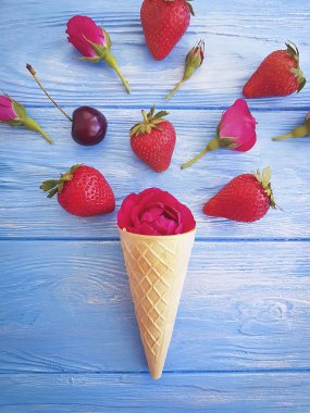 gözleme dondurma, çilek, gül çiçek
