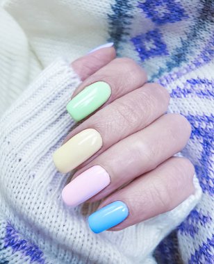 kadın el, güzel manikür, kazak kış