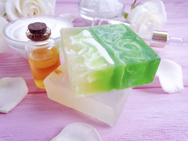 kozmetik krem, gül çiçek, tuz, sabun ahşap bir pembe