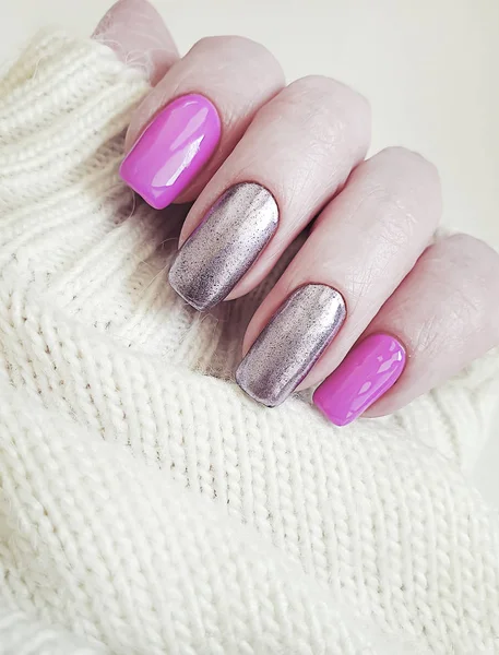 Ręka Manicure Sweter — Zdjęcie stockowe