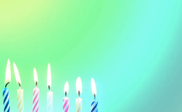 色付きの背景の誕生日にキャンドルの火傷 — ストック写真