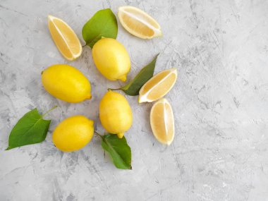 Beton zeminde taze limon