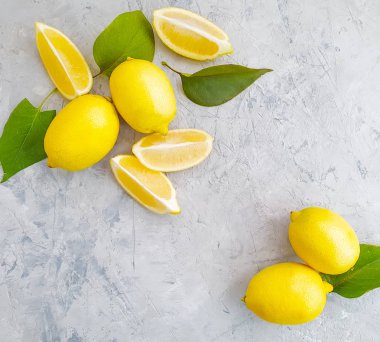 Beton zeminde taze limon