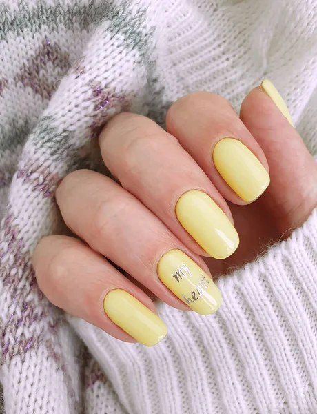 Female Hand Nail Beautiful Manicure Sweater — Stock Photo, Image