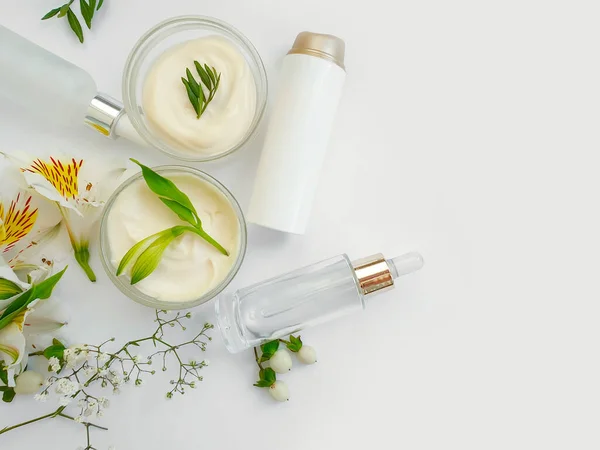 Cosmetic Cream Flower White Background — Stock Photo, Image