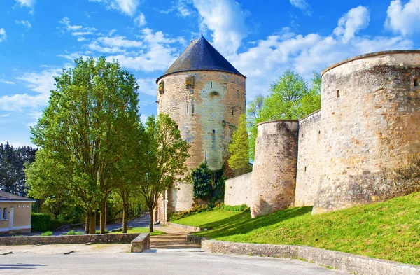 Prins van Wales toren in een klein stadje Thouars — Stockfoto