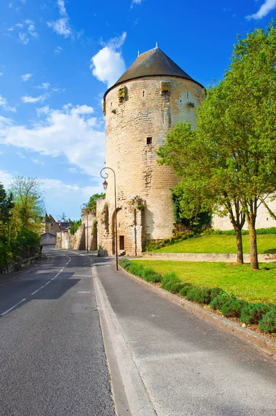 Prinsen av Wales tornet i en liten stad Thouars — Stockfoto