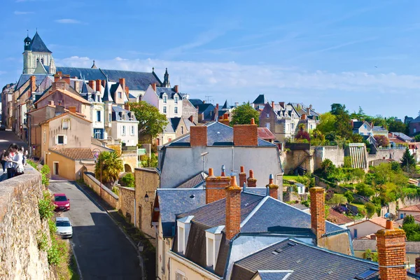 Vista sobre uma pequena cidade de Thouars — Fotografia de Stock