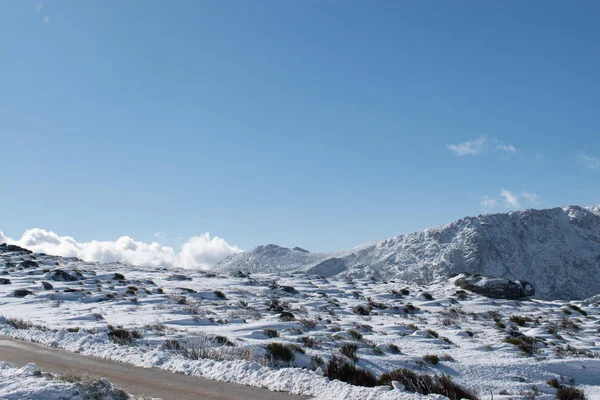 An amazing view of the mountain in a nice winter day