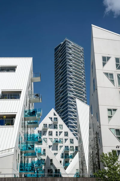 Aarhus 'taki Buzdağı Binası' nın Eşsiz Geometrik Cephesi