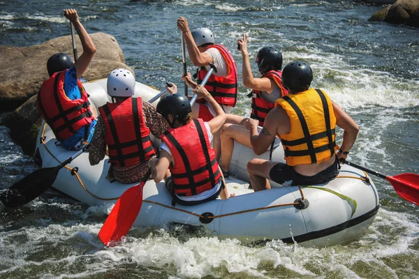 Csoport Férfiak Nők Élvezze Rafting Tevékenység Folyó Víz Rafting Családi — Stock Fotó