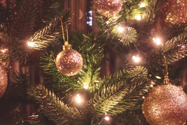 Nahaufnahme Von Spielzeug Weihnachtsbaum Verschwommener Hintergrund — Stockfoto