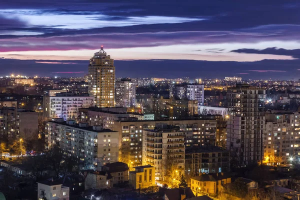 从上面的夜景奥德萨城市燃烧在夜间时间的灯光 乌克兰 — 图库照片