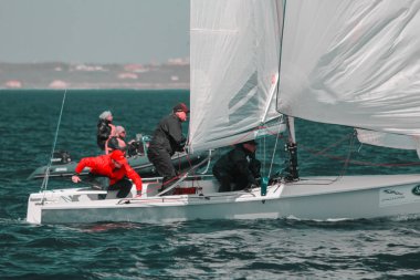 Odesa / Ukrayna - 22 Mayıs 2018: takım yelken Yarışması - regatta, Odessa Ukrayna'da düzenlenen katılan sporcular. Sb20 - Olimpiyat Karadeniz sınıfta
