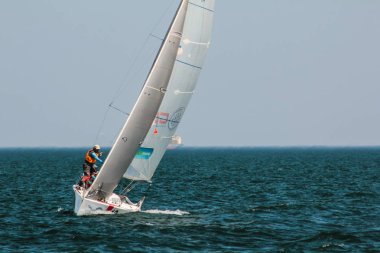 Odesa / Ukrayna - 22 Mayıs 2018: takım yelken Yarışması - regatta, Odessa Ukrayna'da düzenlenen katılan sporcular. Sb20 - Olimpiyat Karadeniz sınıfta