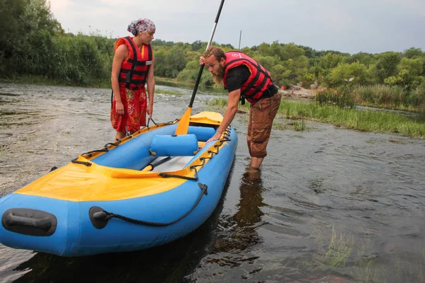 Migiya Ukraine Août 2018 Les Jeunes Couples Aiment Kayak Eau — Photo