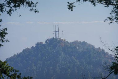 Sabahleyin dağların manzarası