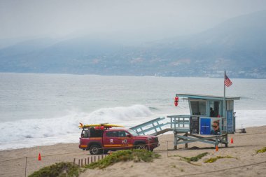 Santa Monica, Kaliforniya 'daki sahilde cankurtaran..