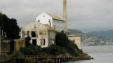 San Francisco şehri, deniz kenarında, çok eski bir ev.