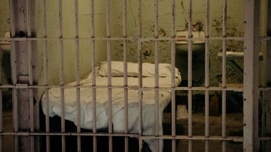 Şehirdeki eski hapishane, hapishane konsepti