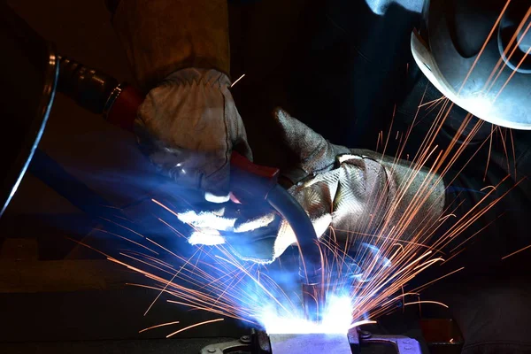 Svetsare Hantverkare Uppföra Tekniska Stål Industriell Stål Svetsare Fabrik — Stockfoto