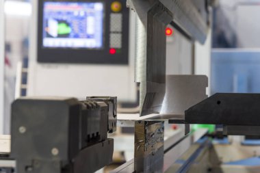 Operatör bükme metal levha sac bükme Makinası