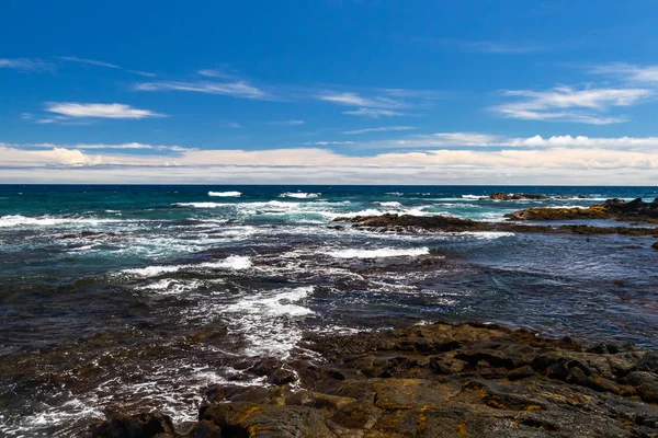 Felsige Küste Schwarzen Sandstrand Punaluu Auf Der Großen Insel Hawaii — Stockfoto