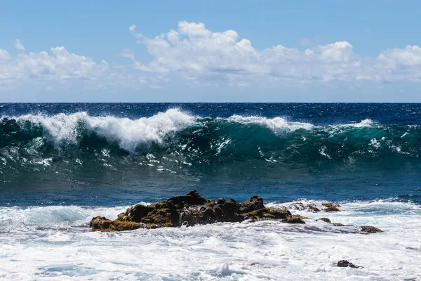Våg Bryter Nära Stranden Vid South Point Hawaiis Big Island — Stockfoto