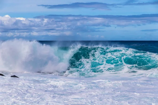 Vågbrytning Västra Konakusten Hawaiis Stora Spraya Och Skum Förgrunden Stilla — Stockfoto