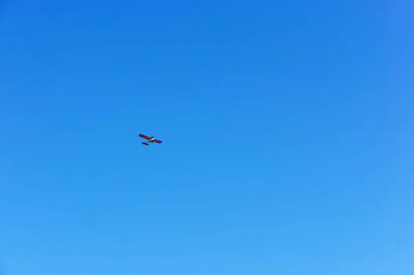 Planador Céu Uma Pequena Aeronave Voa Céu Azul — Fotografia de Stock