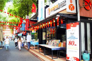 Ho Chi Minh Şehri, Viet Nam - 10 Eylül 2025 - Nguyen Van Binh Book Caddesi Fotoğraf: Duong Sach Nguyen Van Binh) 