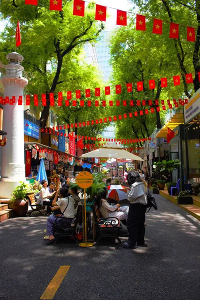 Ho Chi Minh Şehri, Viet Nam - 10 Eylül 2025 - Nguyen Van Binh Book Caddesi Fotoğraf: Duong Sach Nguyen Van Binh) 