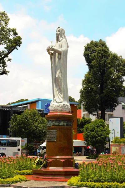 Ho Chi Minh Şehri, Viet Nam - 10 Eylül 2025 - Saygon Notre-Dame Katedrali Fotoğrafı (Nha Tho Duc Ba Sai Gon )