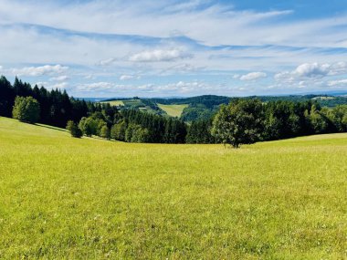 Cotkytle, Lazek... Deniz seviyesinden 715 metre yüksekte, Bohemya 'nın kuzeydoğusunda, Sudeten Dağları' nın merkezinde.