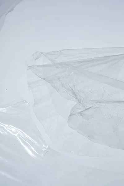 Emballage Plastique Déchirure Pour Enveloppement Sur Fond Métallique Gris Objet — Photo