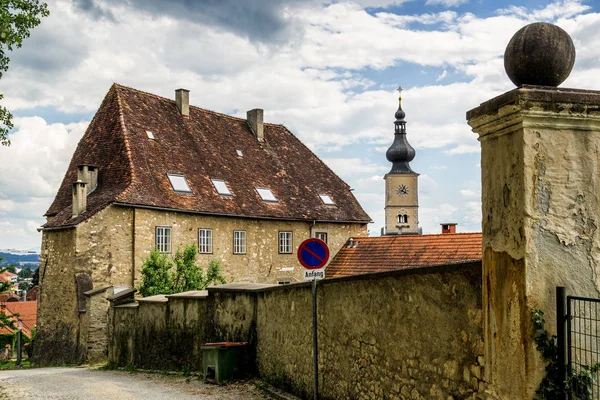 Starý kamenný dům ve Wolfsbergu, Rakousko — Stock fotografie