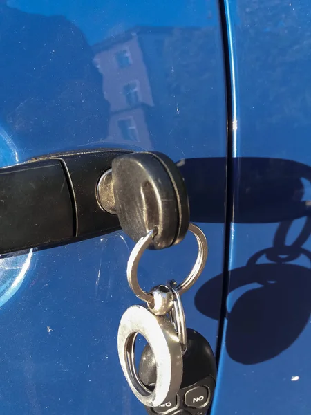 Close Car Key Lock Driver Door Blue Car — Stock Photo, Image