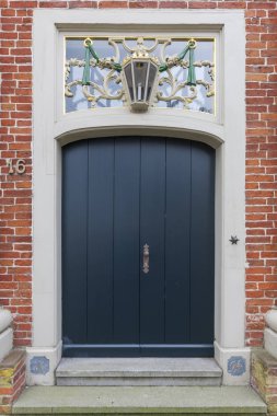 Bir tuğla cephe ile ön görünümü muhteşem Greetsiel 1094 yılında kapıdan tasarlanmış