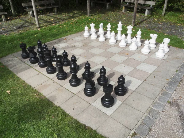 Шахматная Доска Открытым Небом Игровыми Камнями Парке Хопфензее Баварии — стоковое фото