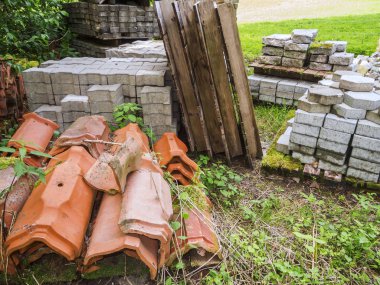 çeşitli yapı malzemeleri