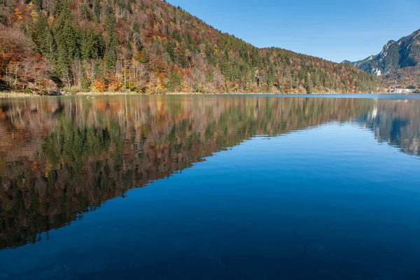 Vista Sobre Alpsee Baviera Cerca Ciudad Fuessen Hacia Castillo Neuschwanstein — Foto de Stock