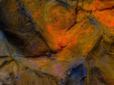 El boyama çekilmiş. Soyut sanat arka plan. Tuval üzerine resim. Renk doku. Sanat parçası. Boya darbeleri. Modern sanat. Çağdaş sanat. Renkli tuval. Yakın çekim. buruşuk Kağıt