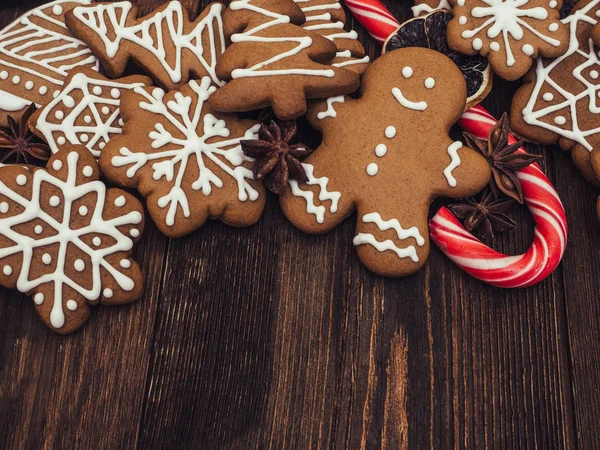 Frohes Neues Jahr Und Frohe Weihnachten Lebkuchen Auf Holz Hintergrund — Stockfoto