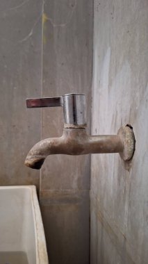 Görsel Referans için Eski ve Kullanılmış Su Musluğu Dokuları