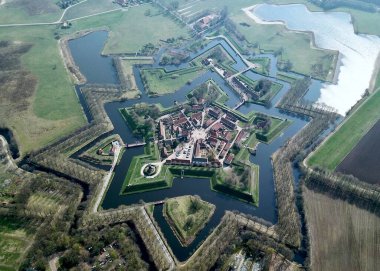 Hollanda 'nın yukarısından Bourtange Hollanda' nın insansız hava aracı fotoğrafı